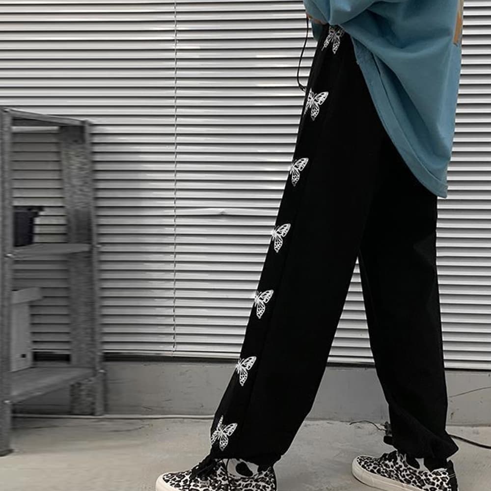  バギーパンツ 蝶々刺繍スウェットバギーパンツ裾絞り